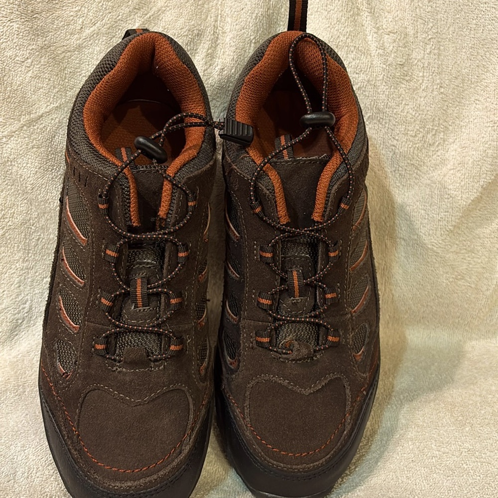 Sonoma boys leather suede shoes . Size 5. Worn one time for photo session
